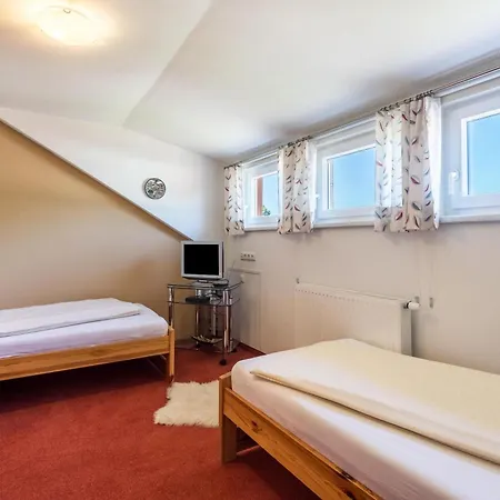 Im Gaestehaus Maximilian Eggelsberg